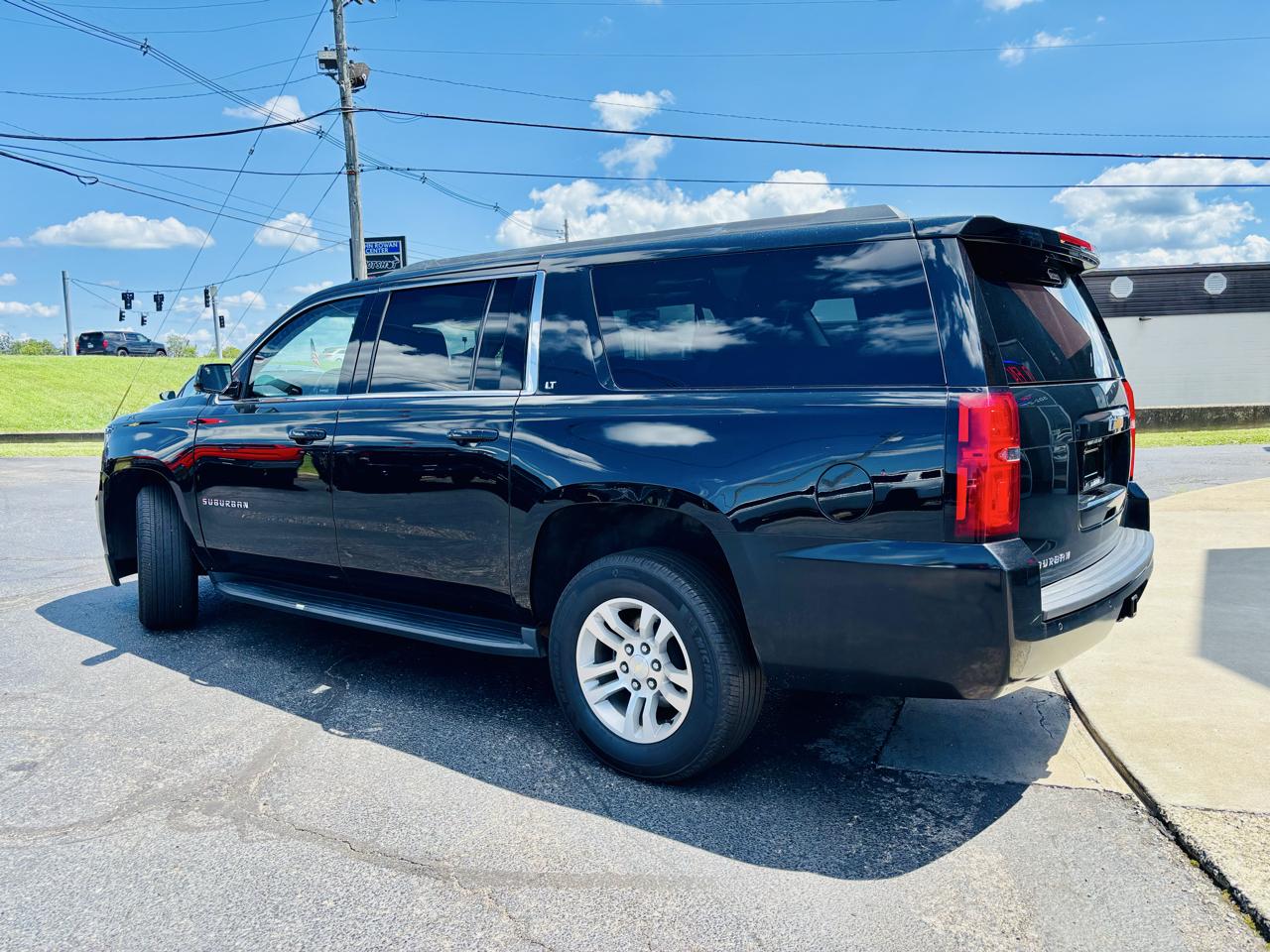 Chevrolet Suburban 4WD 4dr 1500 LT 2018
