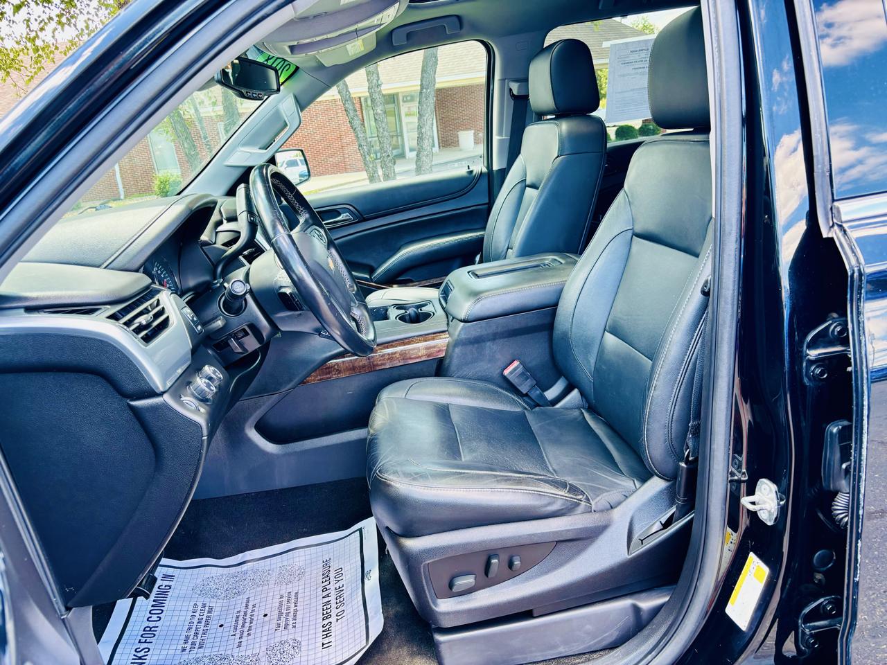 Chevrolet Suburban 4WD 4dr 1500 LT 2018