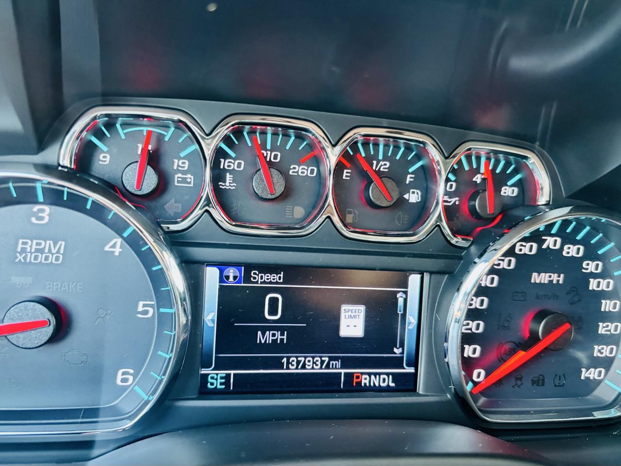 Chevrolet Suburban 4WD 4dr 1500 LT 2018