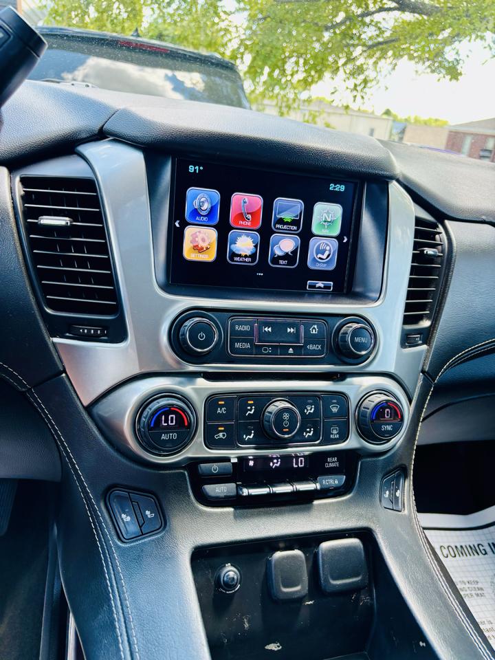 Chevrolet Suburban 4WD 4dr 1500 LT 2018
