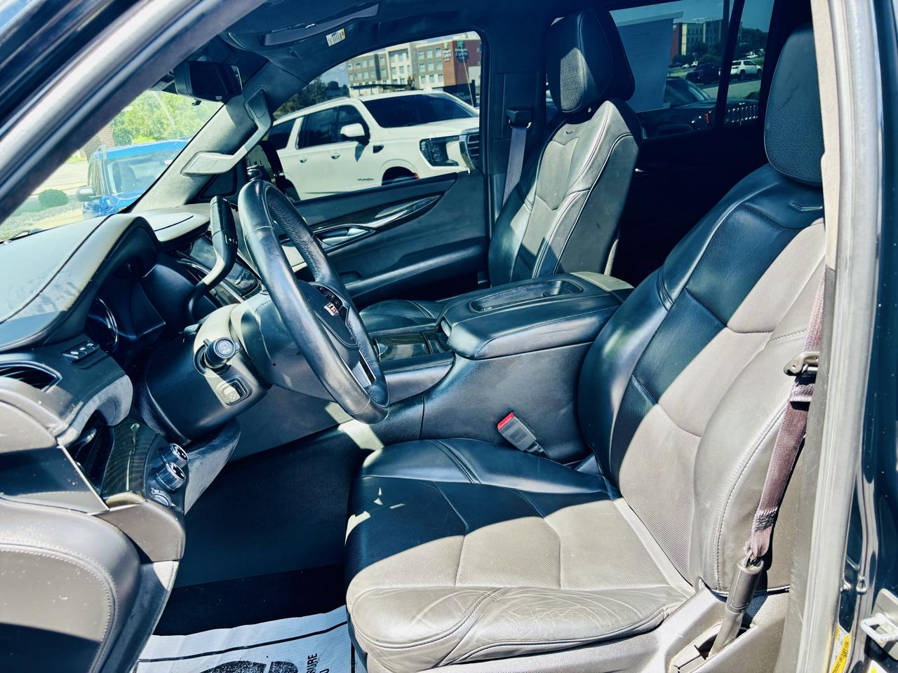 Cadillac Escalade ESV 4WD 4dr Platinum 2017