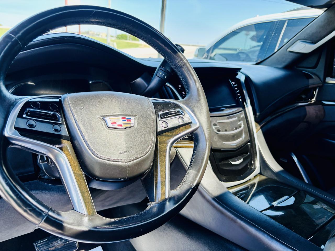 Cadillac Escalade ESV 4WD 4dr Platinum 2017