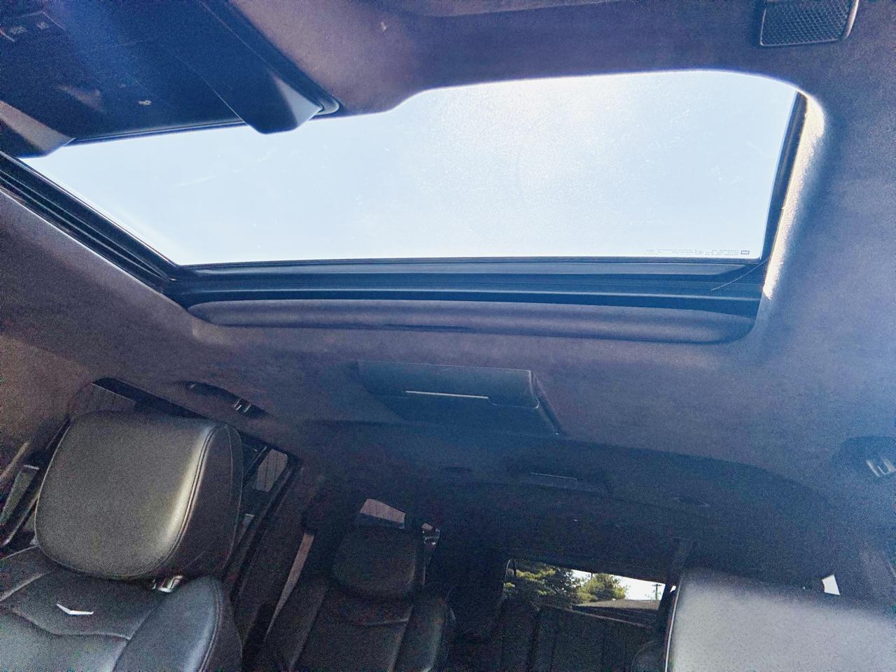 Cadillac Escalade ESV 4WD 4dr Platinum 2017