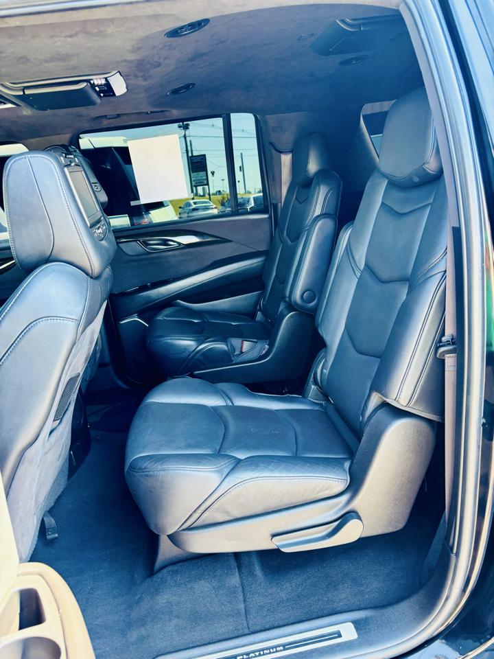 Cadillac Escalade ESV 4WD 4dr Platinum 2017