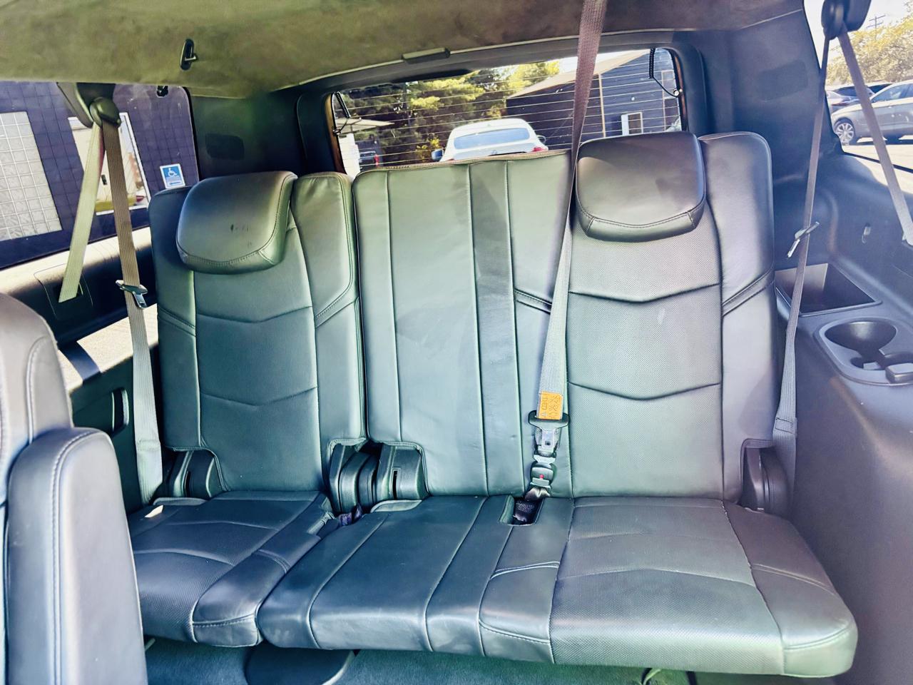 Cadillac Escalade ESV 4WD 4dr Platinum 2017