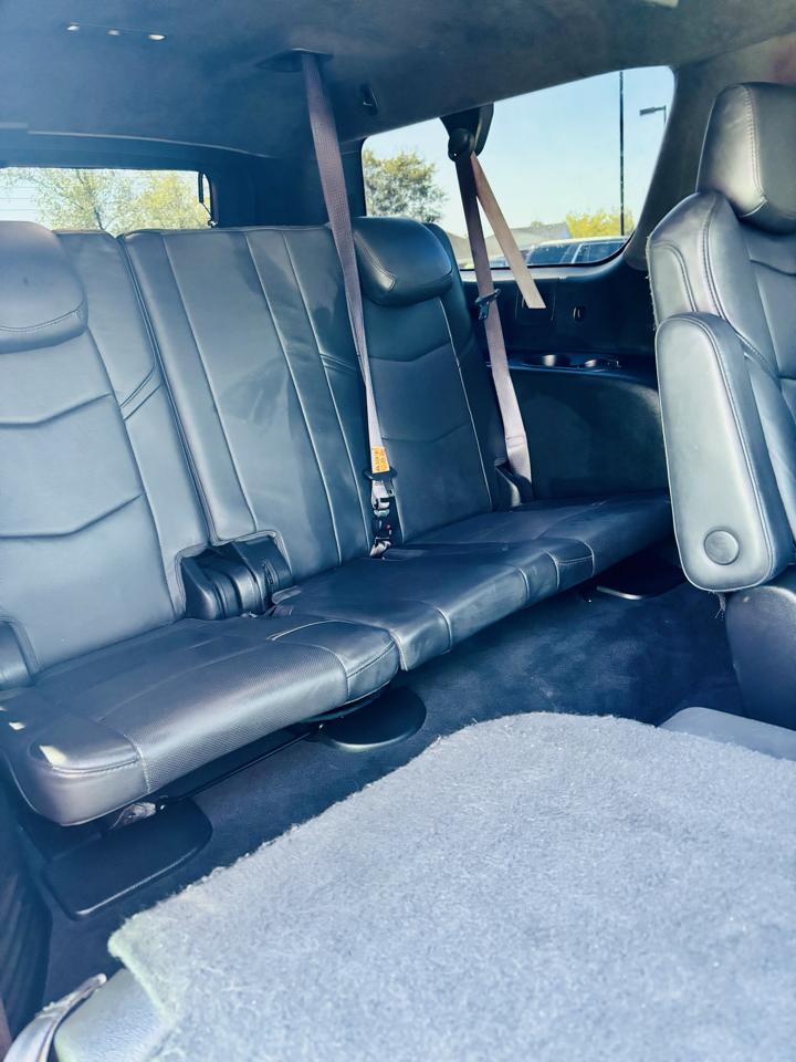Cadillac Escalade ESV 4WD 4dr Platinum 2017