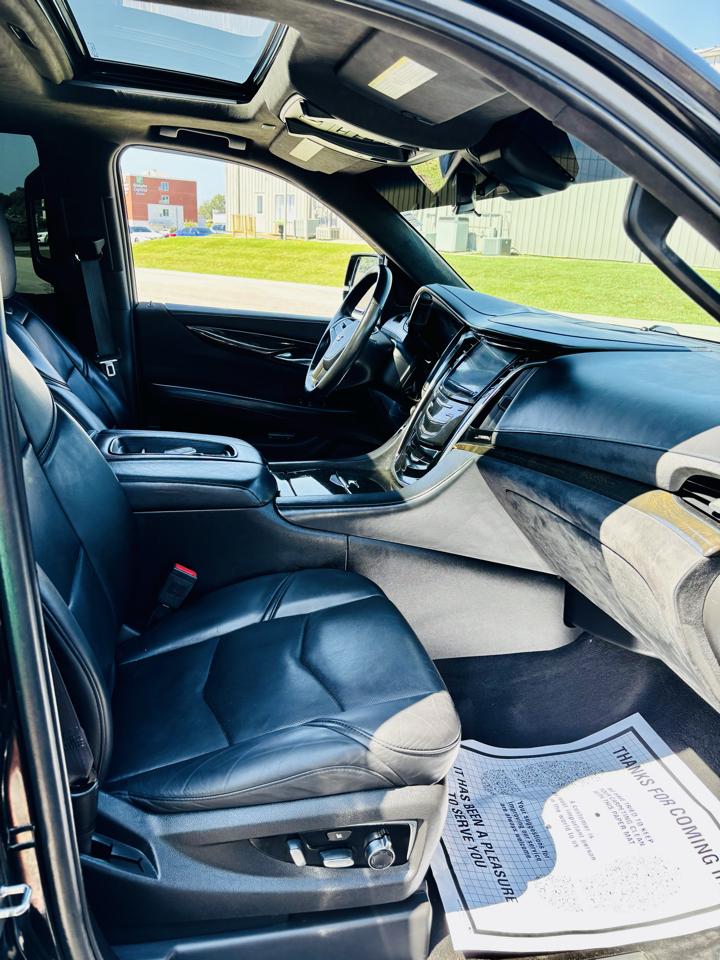 Cadillac Escalade ESV 4WD 4dr Platinum 2017