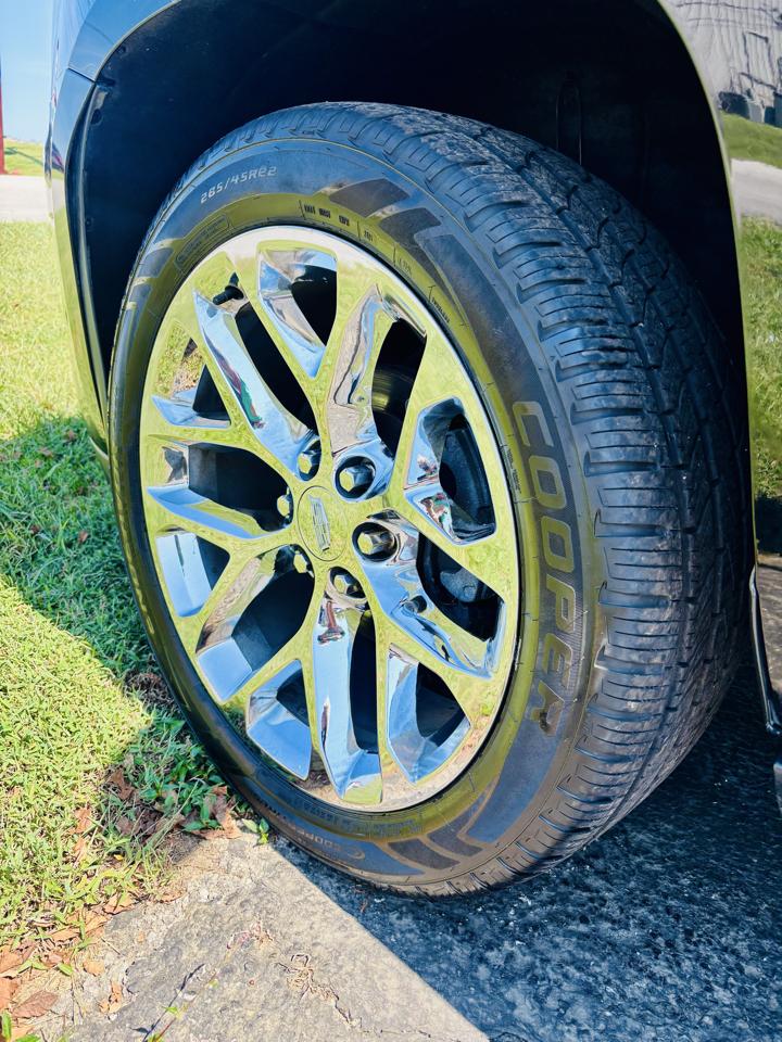 Cadillac Escalade ESV 4WD 4dr Platinum 2017