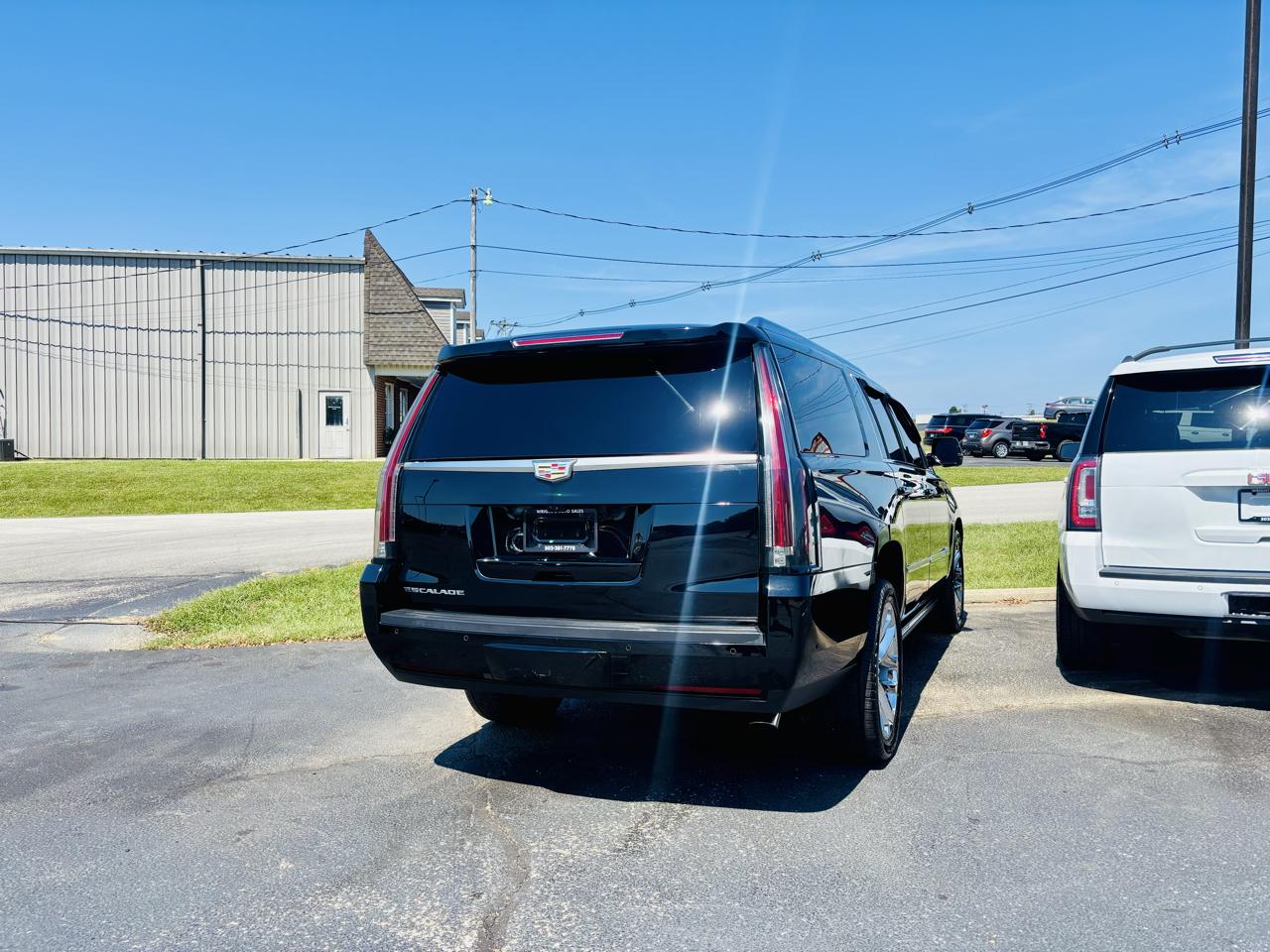Cadillac Escalade ESV 4WD 4dr Platinum 2017