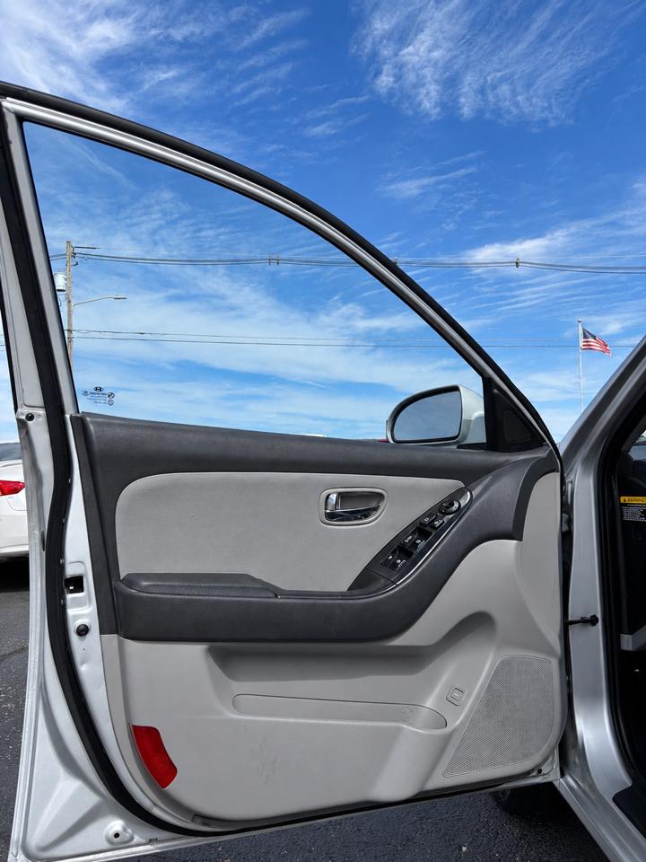 Hyundai Elantra 4dr Sdn Auto GLS 2010