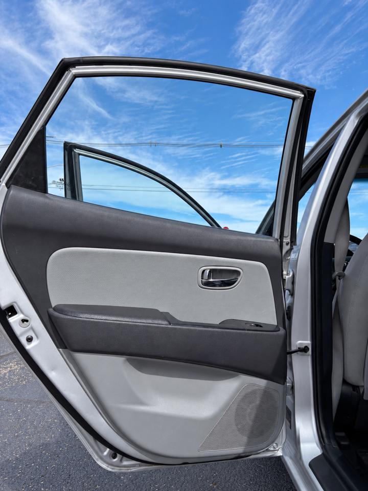 Hyundai Elantra 4dr Sdn Auto GLS 2010