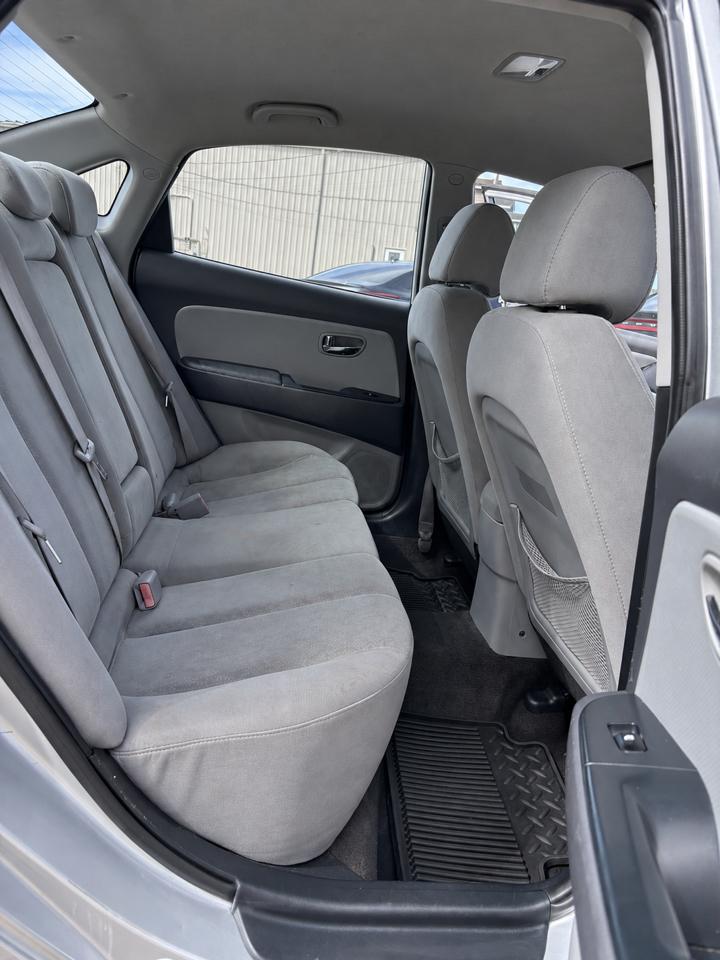 Hyundai Elantra 4dr Sdn Auto GLS 2010