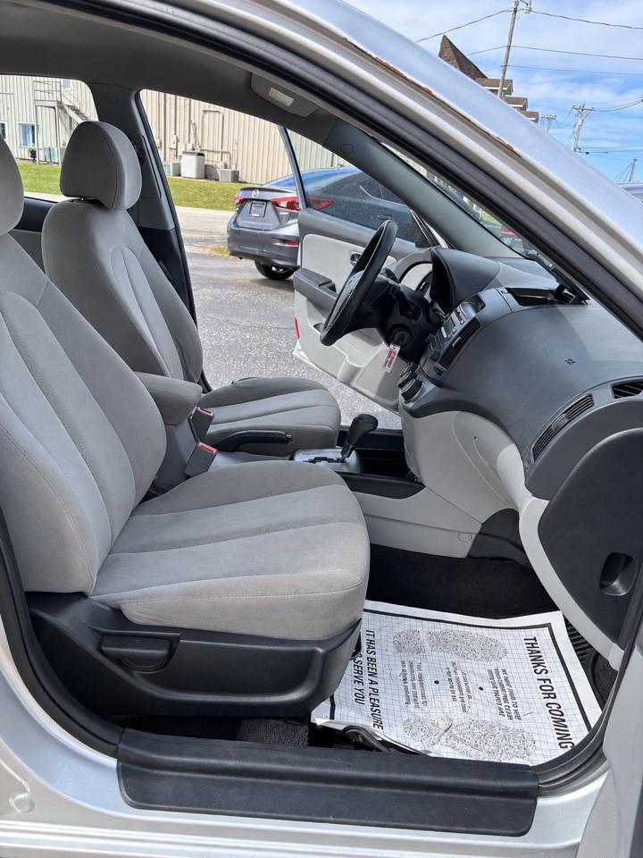 Hyundai Elantra 4dr Sdn Auto GLS 2010