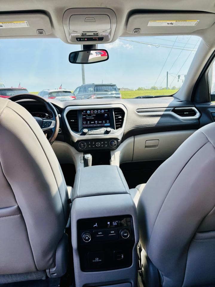 GMC Acadia AWD 4dr SLT w/SLT-1 2017
