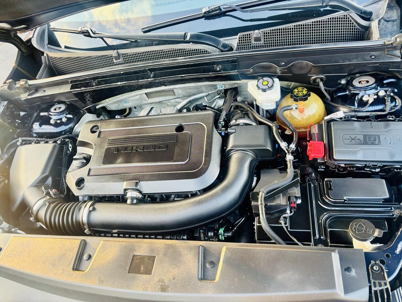 Buick Envision FWD 4dr Essence 2021