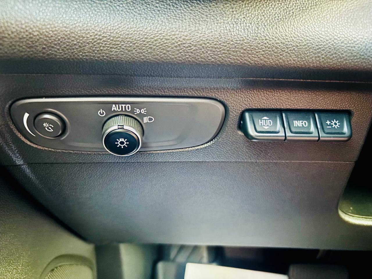 Buick Envision FWD 4dr Essence 2021