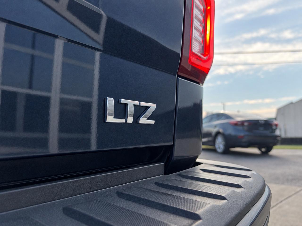 Chevrolet Silverado 1500 4WD Crew Cab 143.5" LTZ w/2LZ 2018