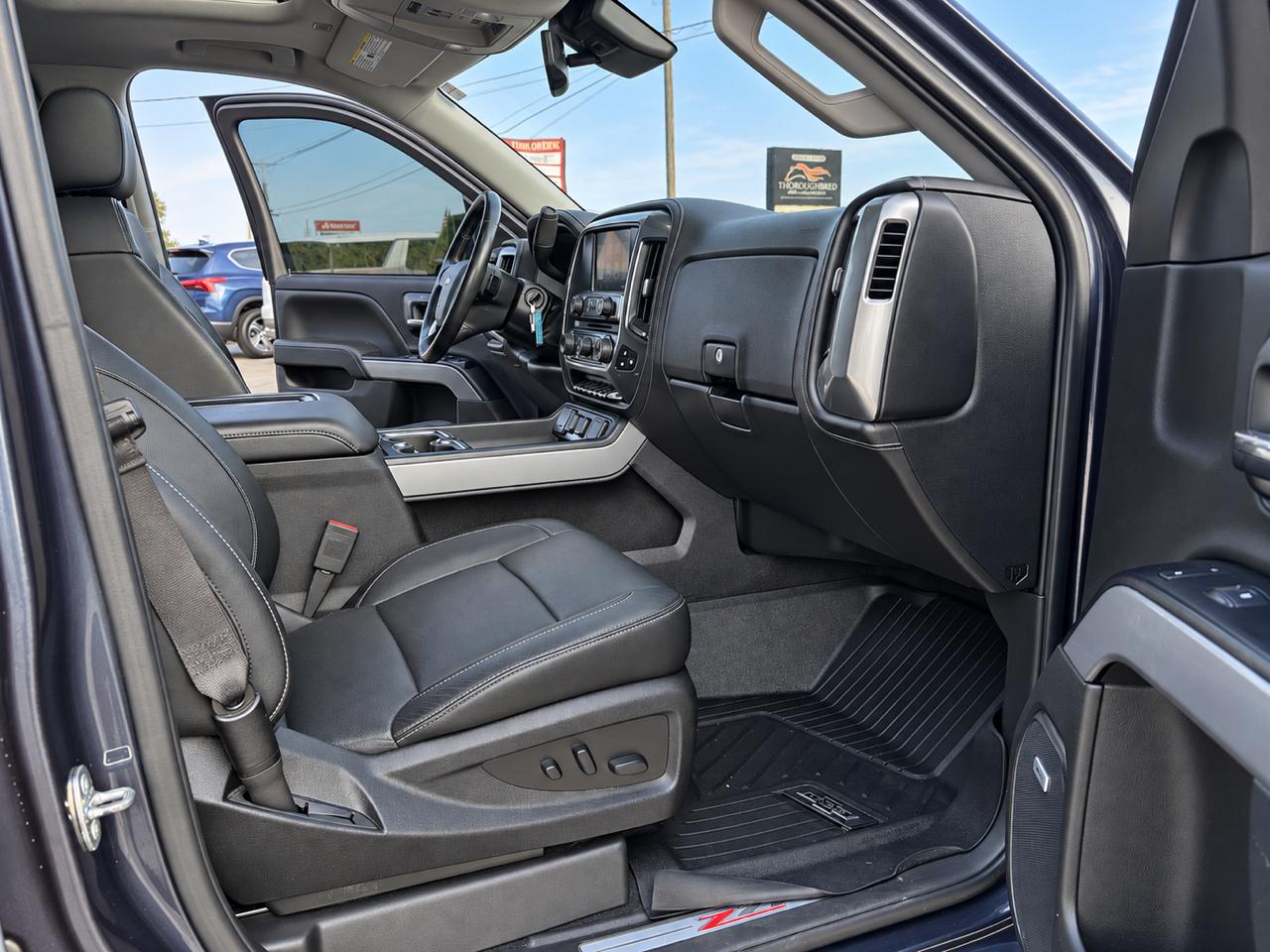 Chevrolet Silverado 1500 4WD Crew Cab 143.5" LTZ w/2LZ 2018