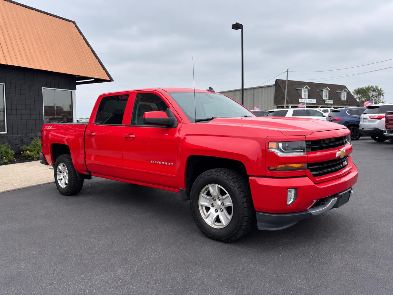 Chevrolet Silverado 1500 4WD Crew Cab 143.5" LT w/2LT 2016