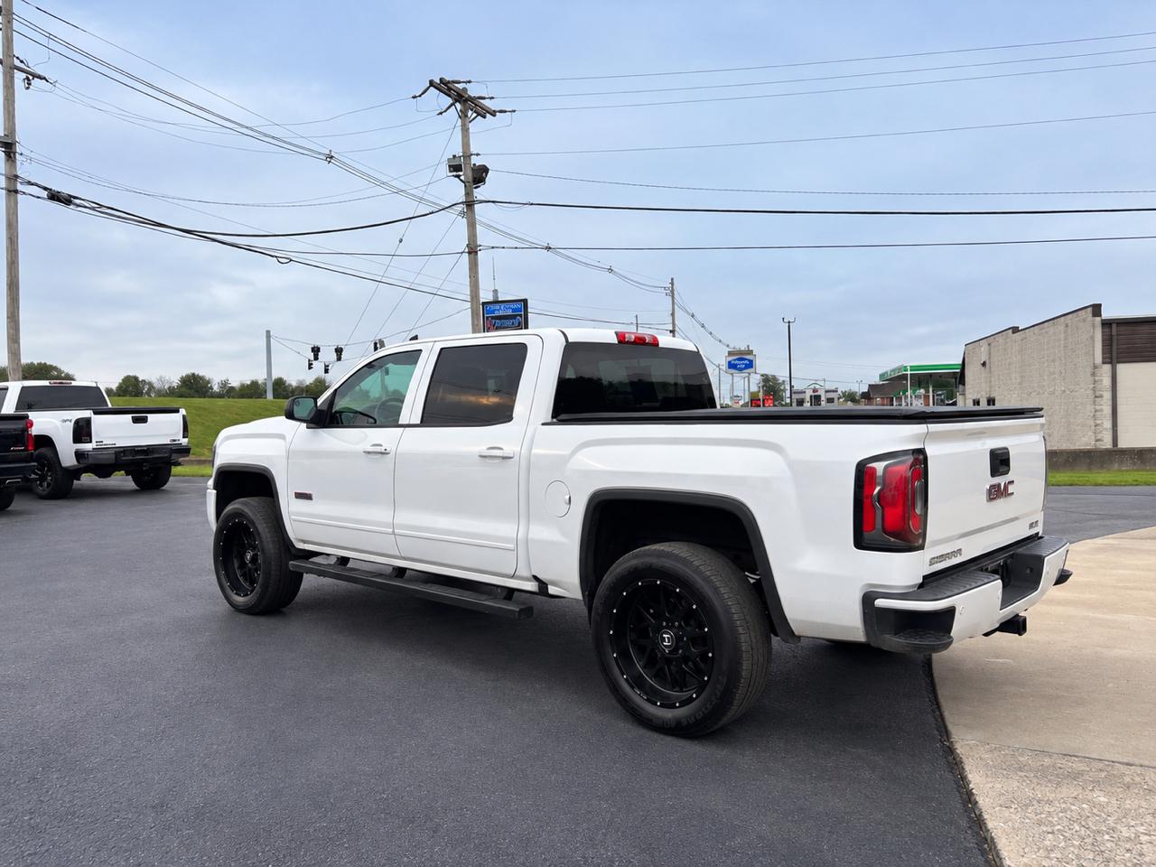 GMC Sierra 1500 4WD Crew Cab 143.5" SLT 2018