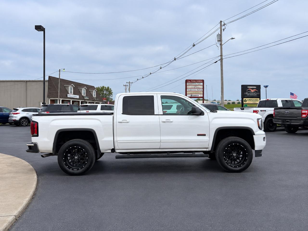 GMC Sierra 1500 4WD Crew Cab 143.5" SLT 2018