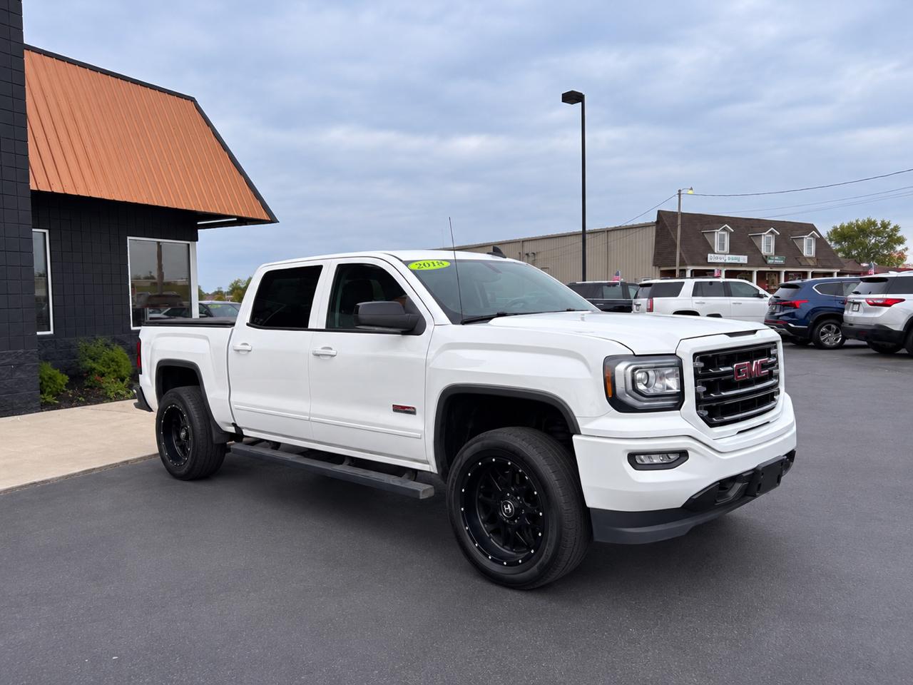 GMC Sierra 1500 4WD Crew Cab 143.5" SLT 2018