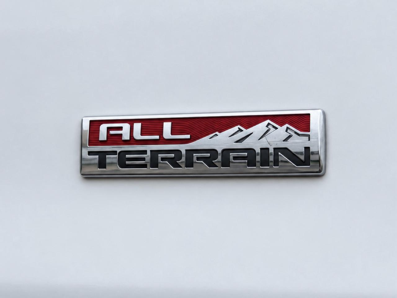 GMC Sierra 1500 4WD Crew Cab 143.5" SLT 2018