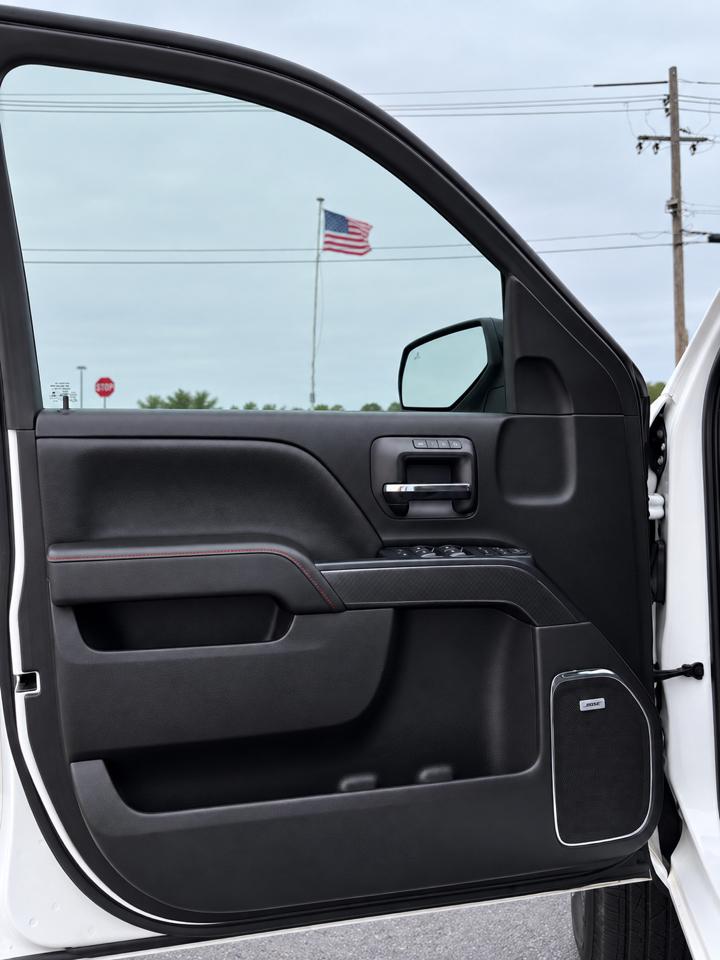 GMC Sierra 1500 4WD Crew Cab 143.5" SLT 2018
