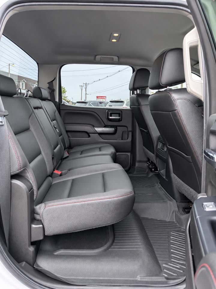 GMC Sierra 1500 4WD Crew Cab 143.5" SLT 2018