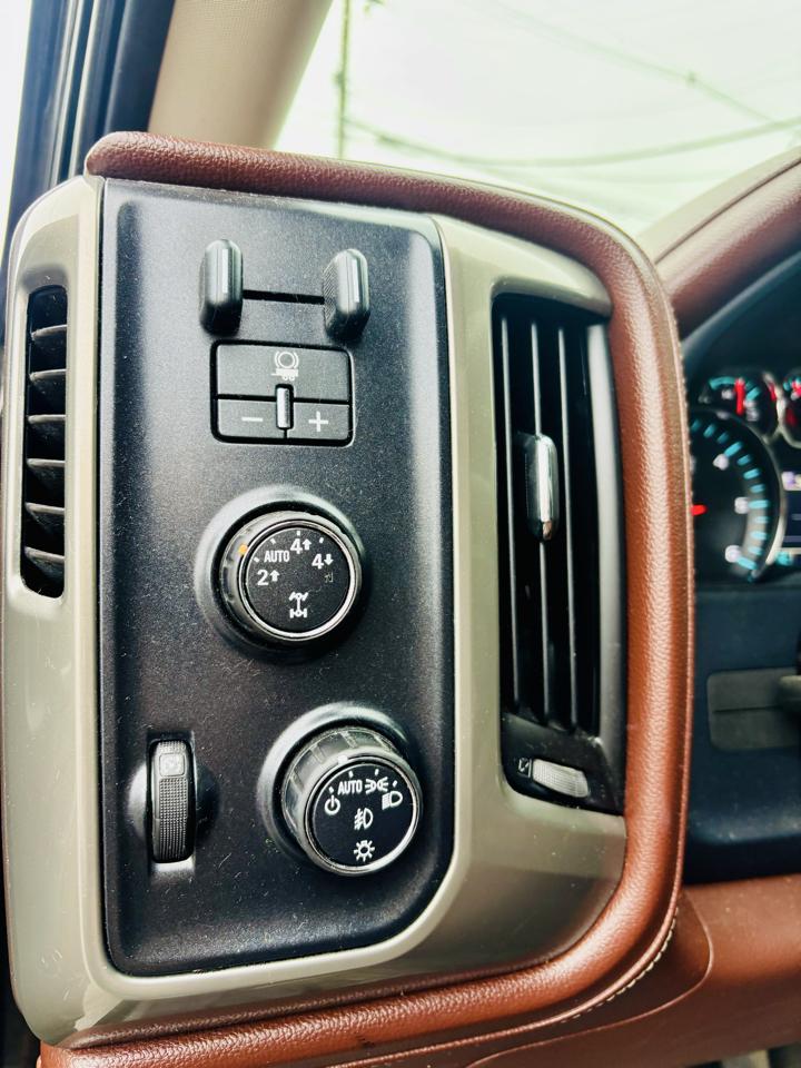 Chevrolet Silverado 1500 4WD Crew Cab 143.5" High Country 2016