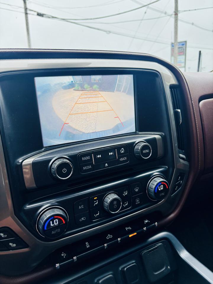 Chevrolet Silverado 1500 4WD Crew Cab 143.5" High Country 2016