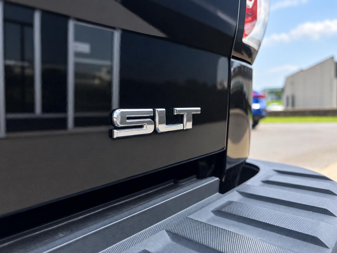 GMC Sierra 1500 4WD Crew Cab 143.5" SLT 2018
