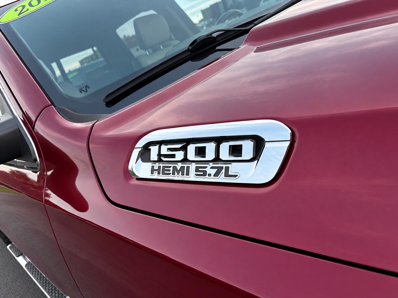 RAM 1500 Laramie 4x4 Crew Cab 5'7" Box 2019