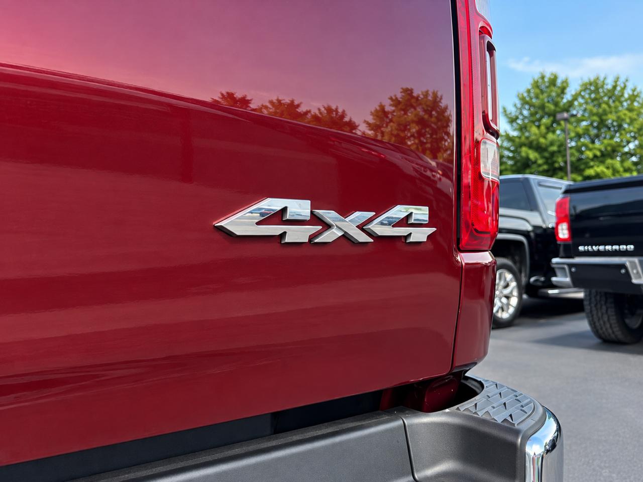 RAM 1500 Laramie 4x4 Crew Cab 5'7" Box 2019