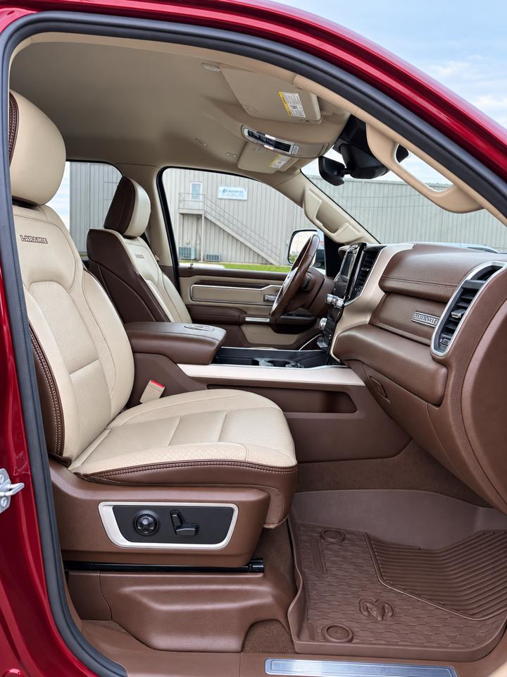 RAM 1500 Laramie 4x4 Crew Cab 5'7" Box 2019
