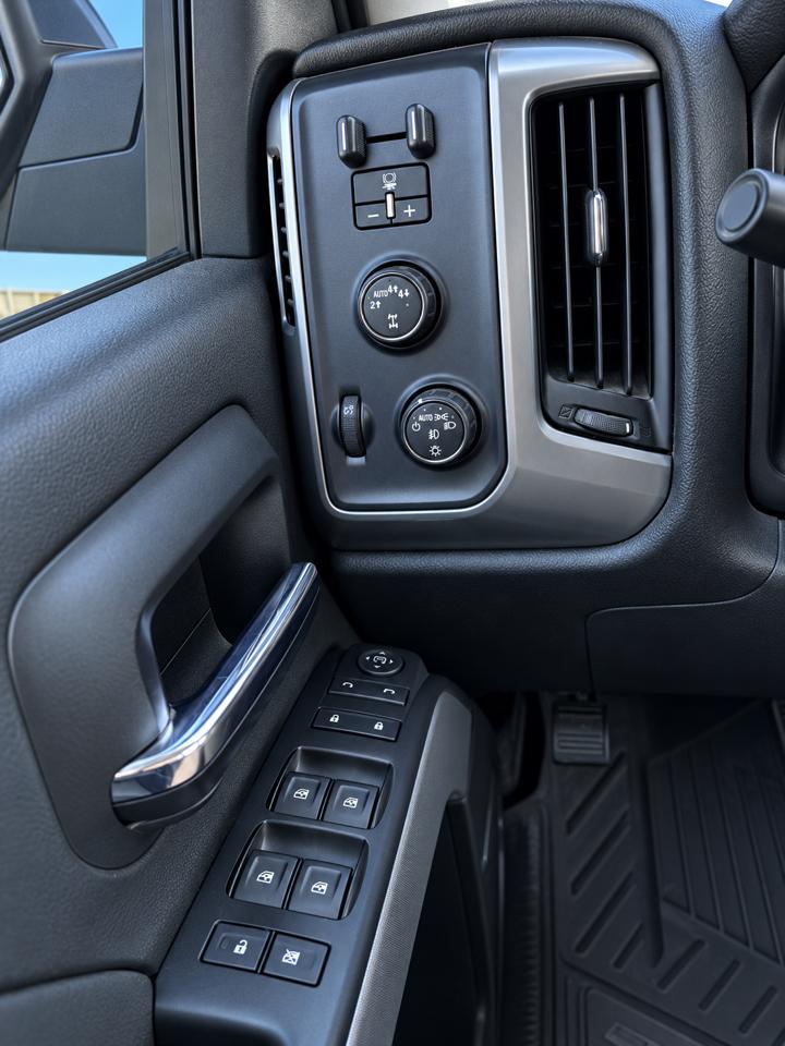 Chevrolet Silverado 1500 4WD Crew Cab 143.5" LT w/2LT 2018