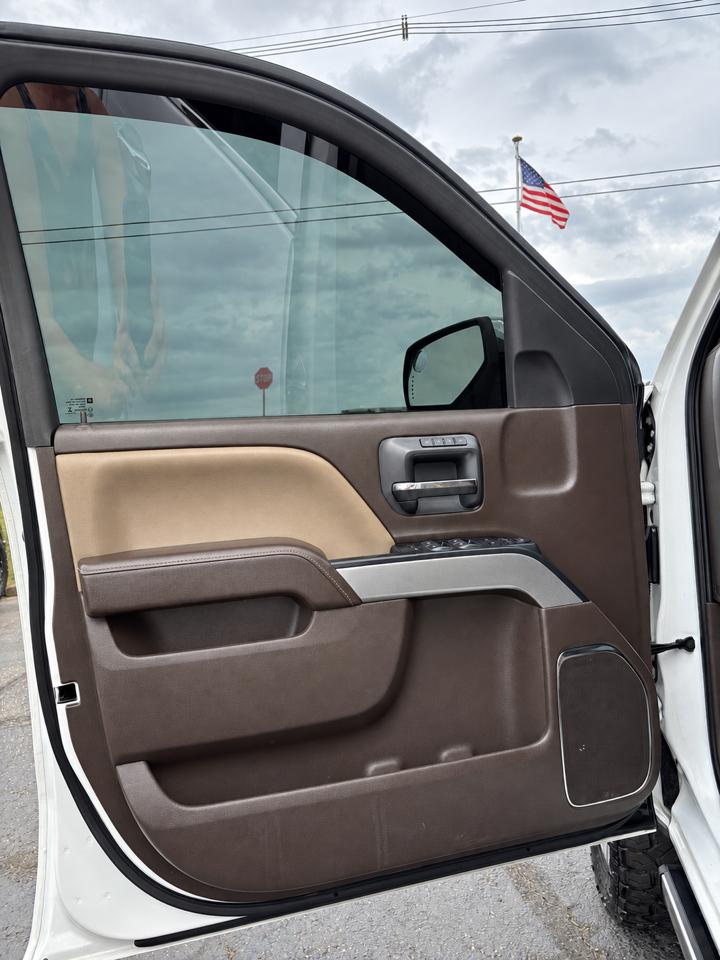 Chevrolet Silverado 1500 4WD Crew Cab 143.5" LTZ w/2LZ 2017