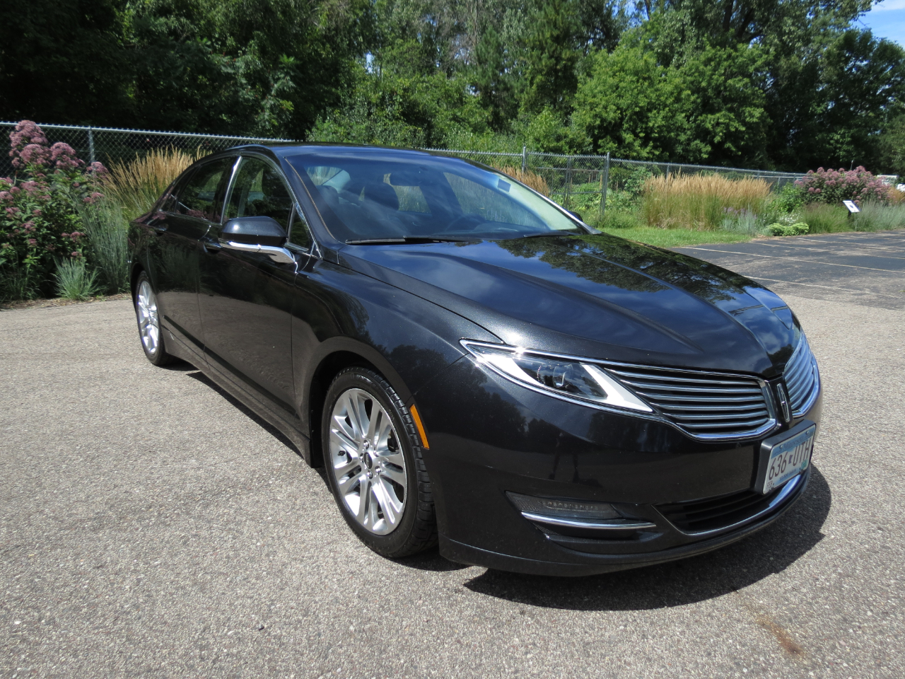 Used 2014 Lincoln MKZ 4dr Sdn AWD for Sale in Maplewood MN 55119