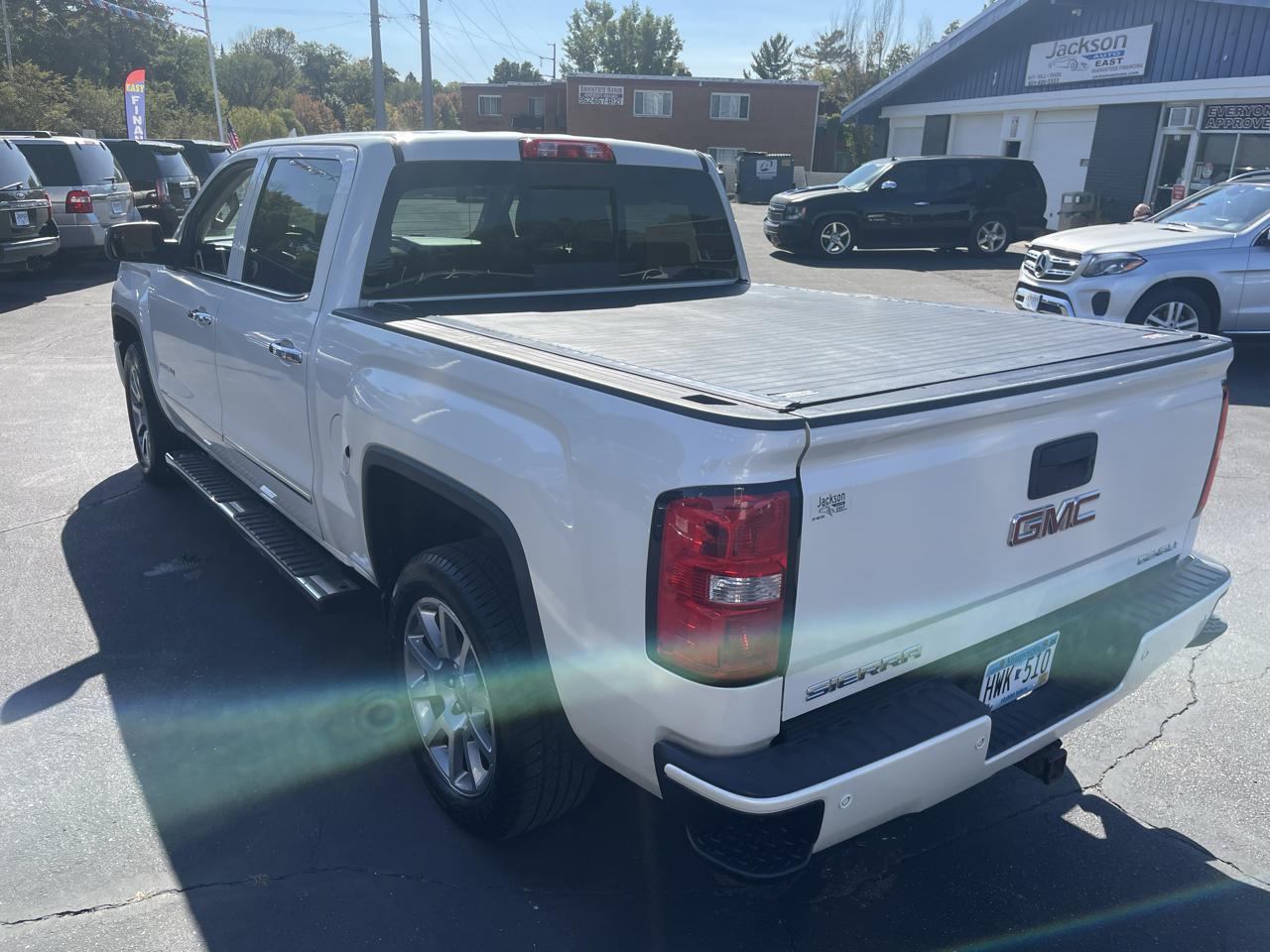 GMC Sierra 1500 4WD Crew Cab 143.5" Denali 2015