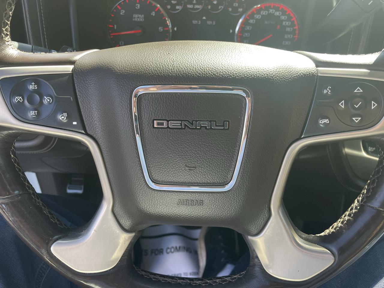 GMC Sierra 1500 4WD Crew Cab 143.5" Denali 2015