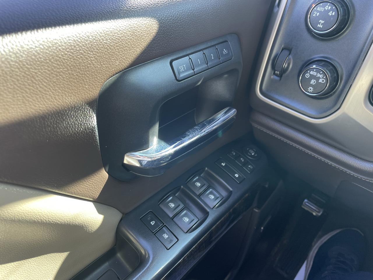 GMC Sierra 1500 4WD Crew Cab 143.5" Denali 2015