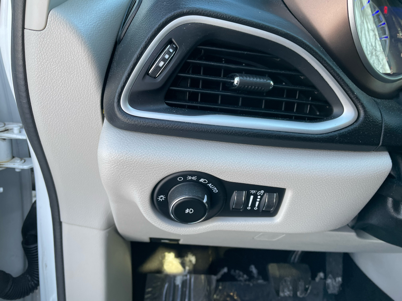 Chrysler Pacifica Touring L FWD 2019