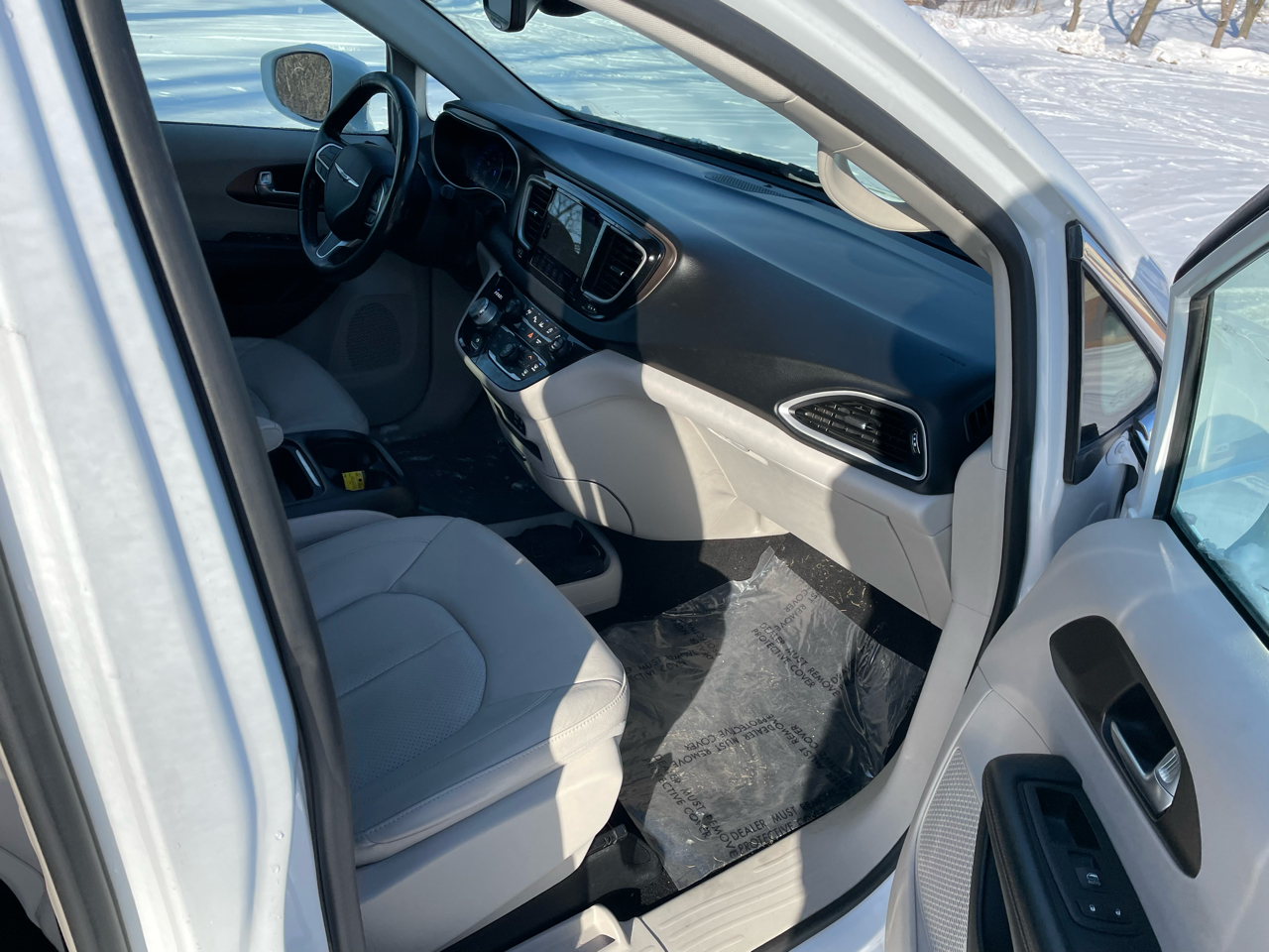 Chrysler Pacifica Touring L FWD 2019