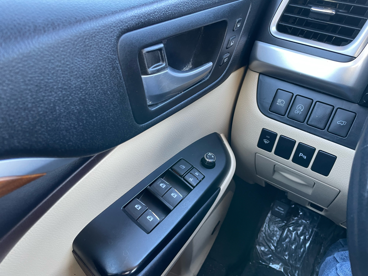 Toyota Highlander Limited V6 AWD (Natl) 2017