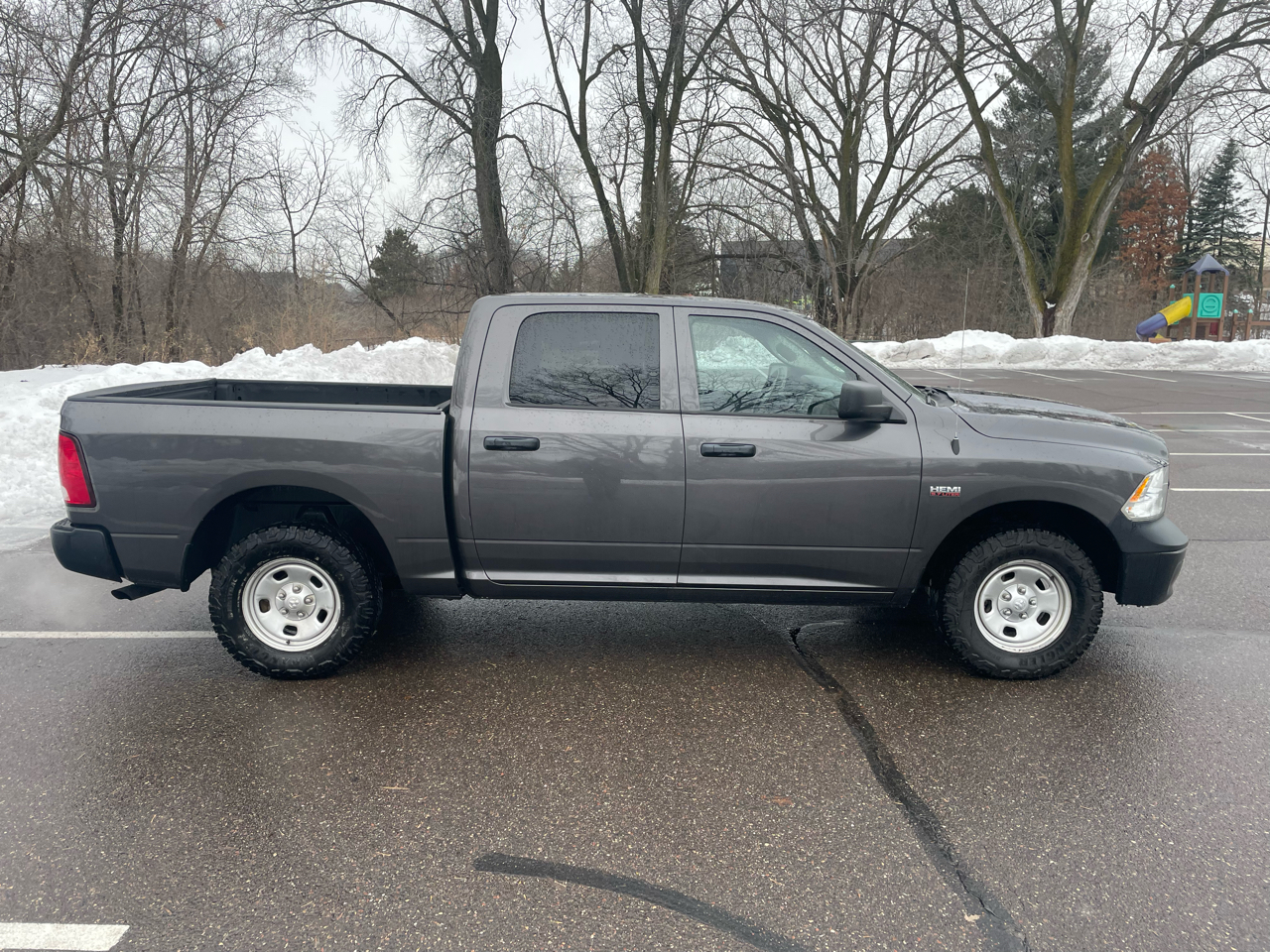 RAM 1500 Classic Tradesman 4x4 Crew Cab 5'7" Box 2019