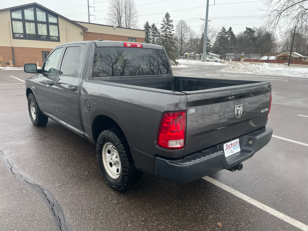 RAM 1500 Classic Tradesman 4x4 Crew Cab 5'7" Box 2019
