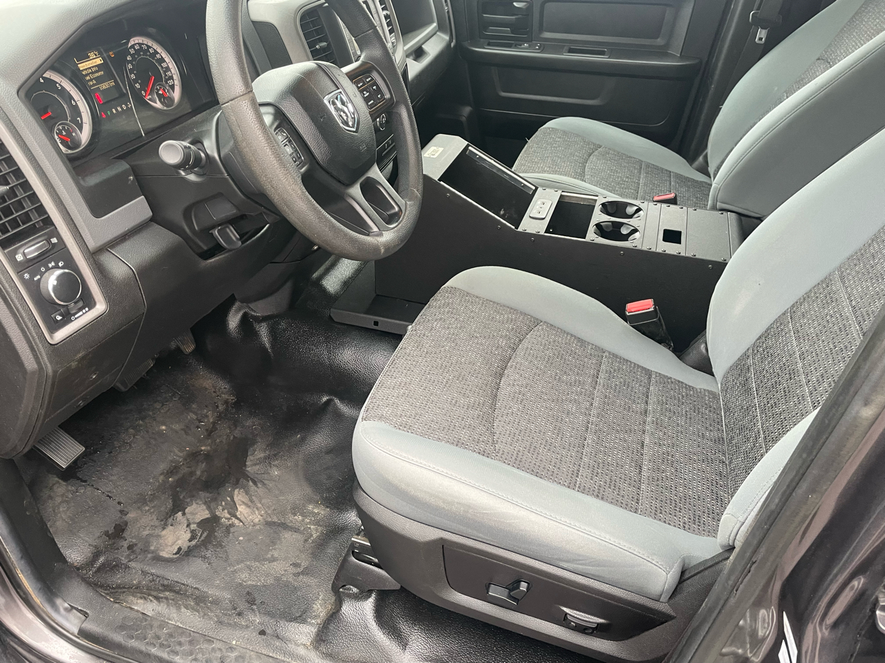 RAM 1500 Classic Tradesman 4x4 Crew Cab 5'7" Box 2019