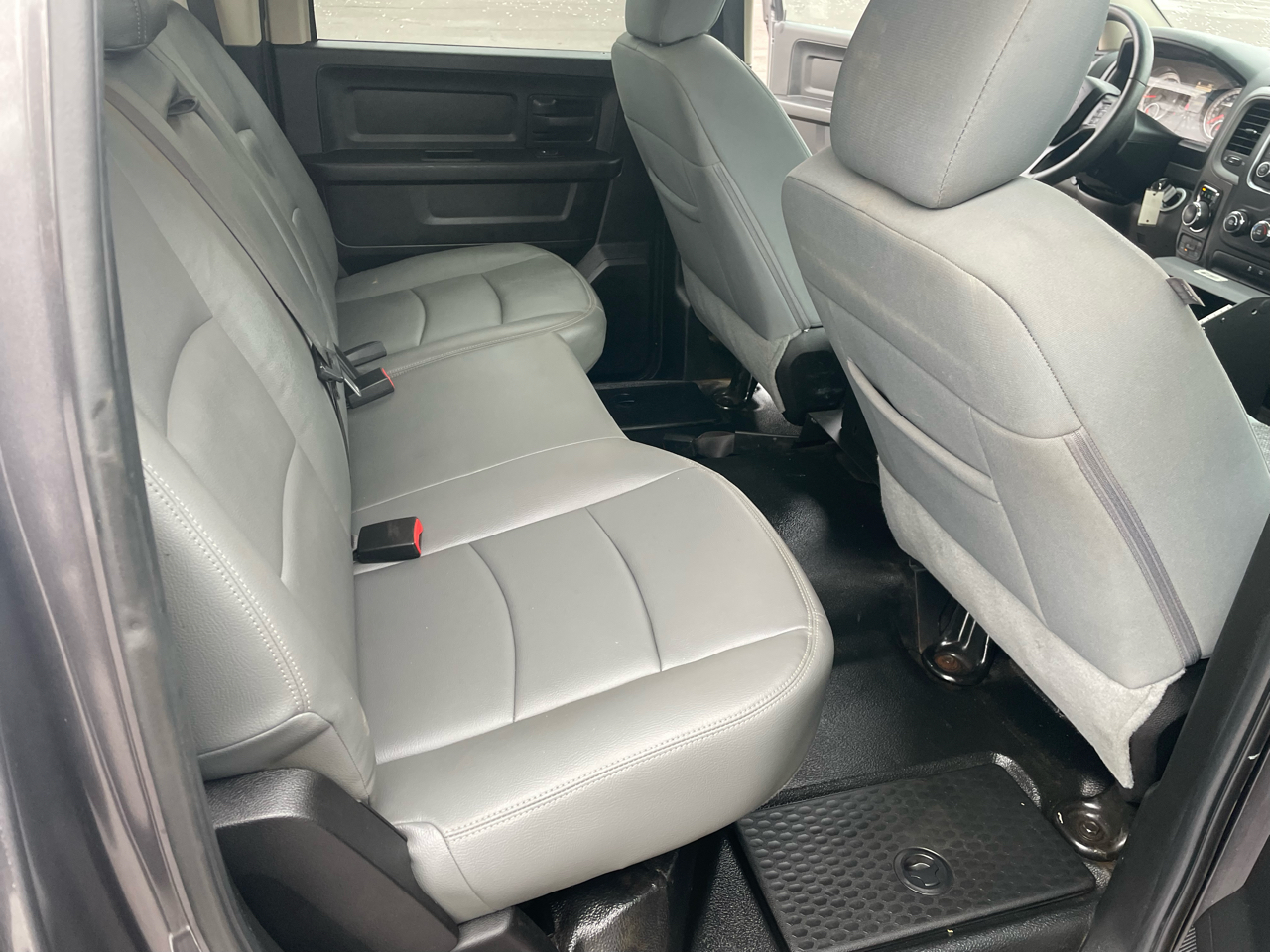 RAM 1500 Classic Tradesman 4x4 Crew Cab 5'7" Box 2019