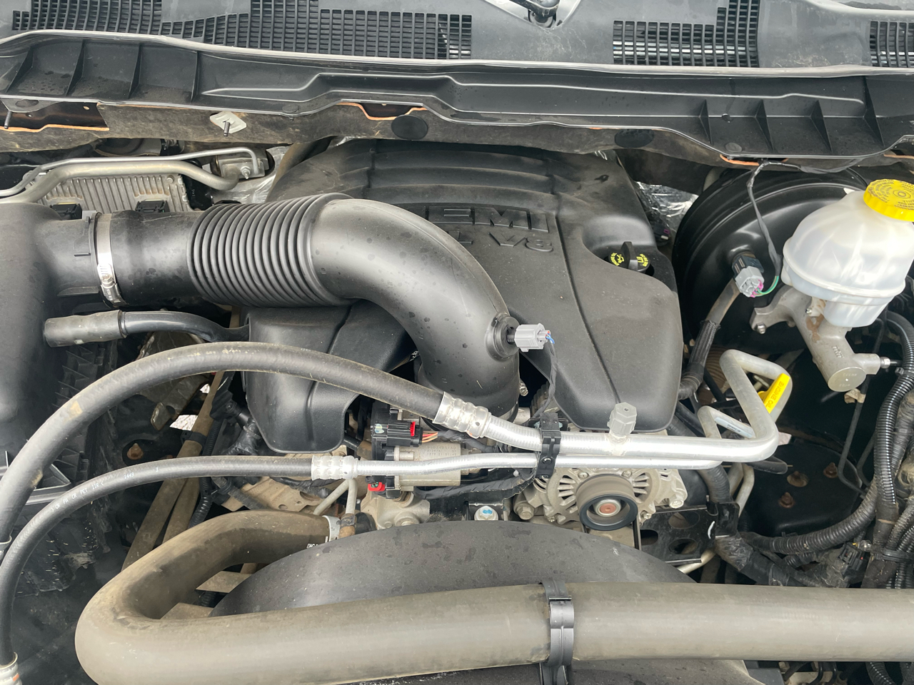 RAM 1500 Classic Tradesman 4x4 Crew Cab 5'7" Box 2019