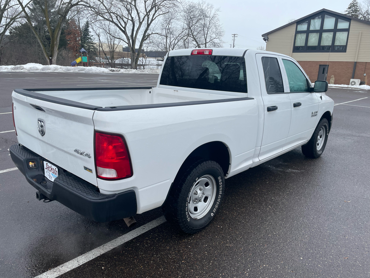 RAM 1500 4WD Quad Cab 140.5" Tradesman 2015